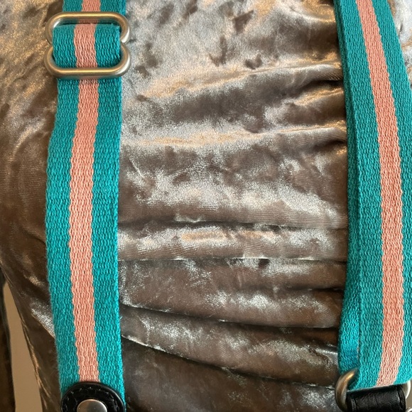 Juicy Couture Crest Heather Gray Velour Crossbody Bag - Picture 8 of 9